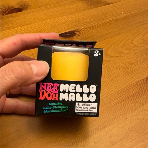 Nee Doh bundle - 7 three mini ,one fuzzball, one pup, one mellow and one splat - Picture 9 of 9